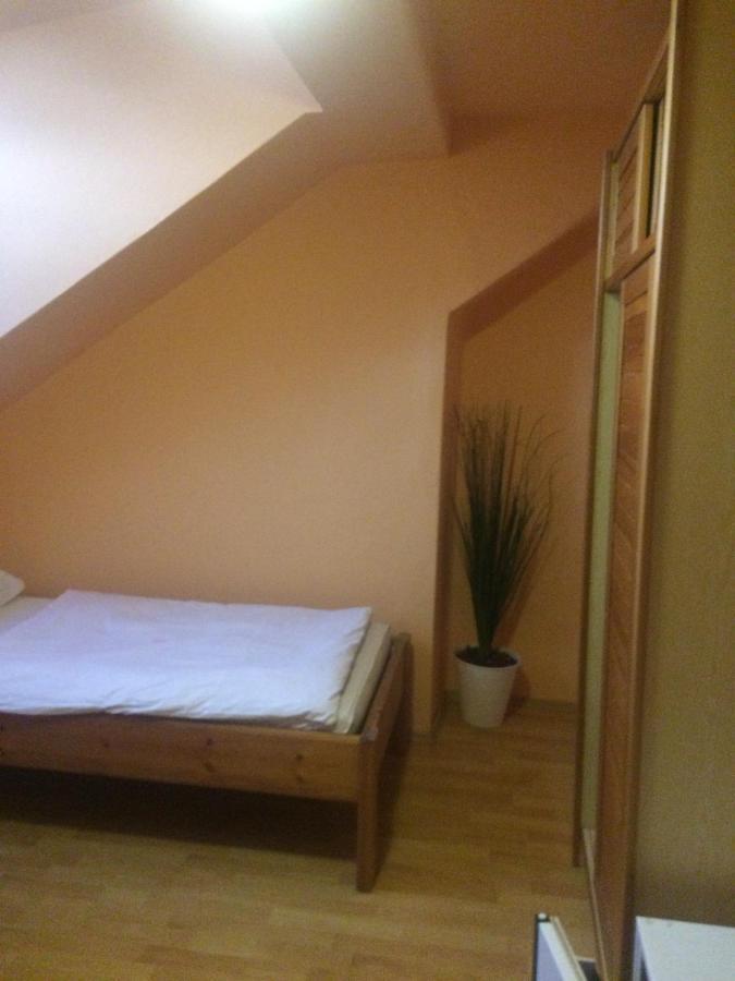 Y Hostel Balatonlelle Exterior photo